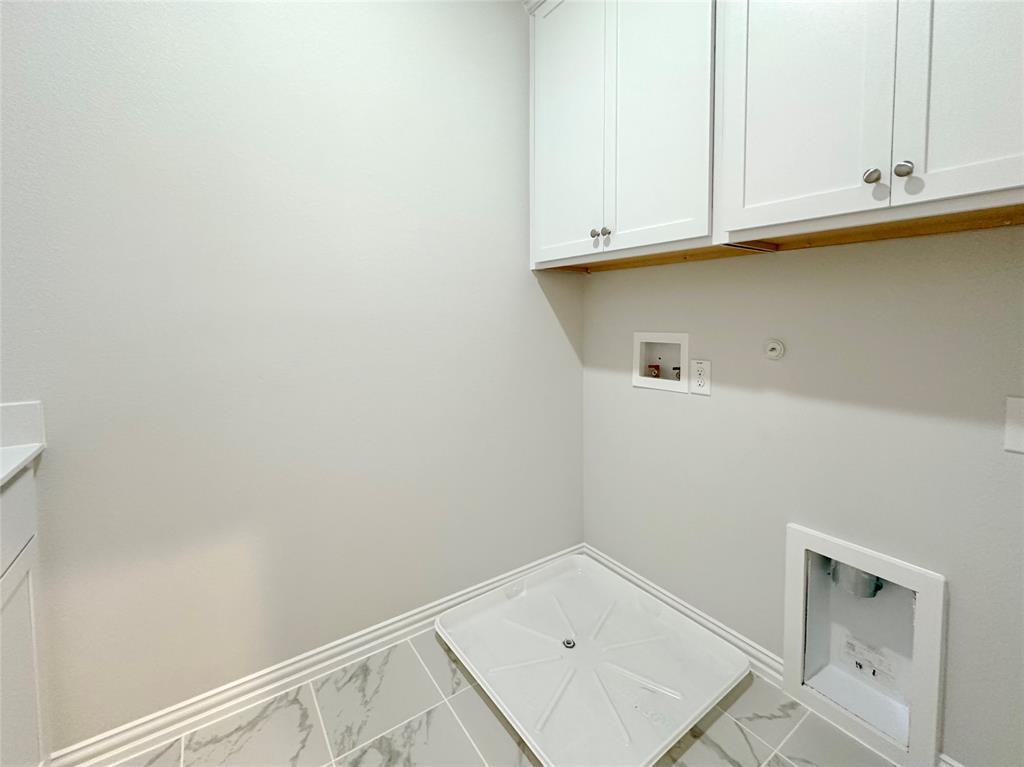 8378 Massive Drive Property Photo 18