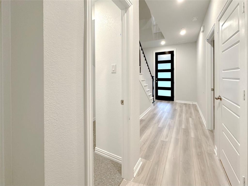 8378 Massive Drive Property Photo 33