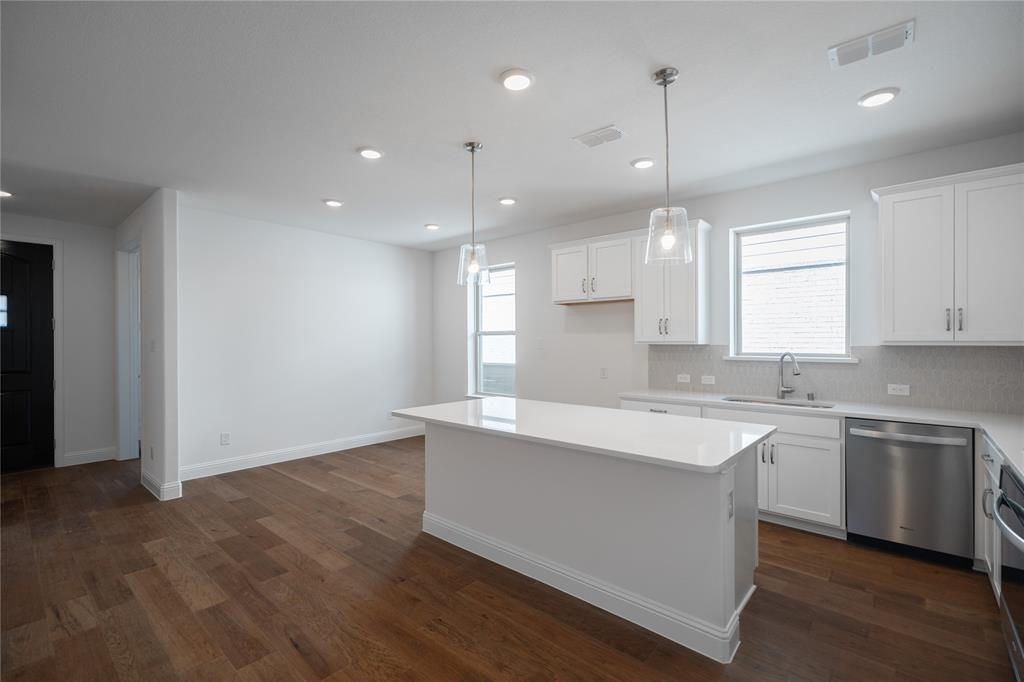 8724 Treeline Parkway Property Photo 5