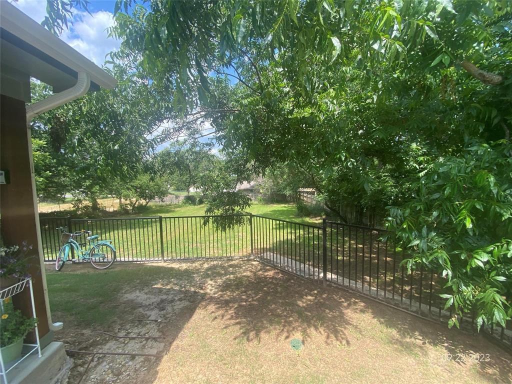 561 S Second Property Photo 6