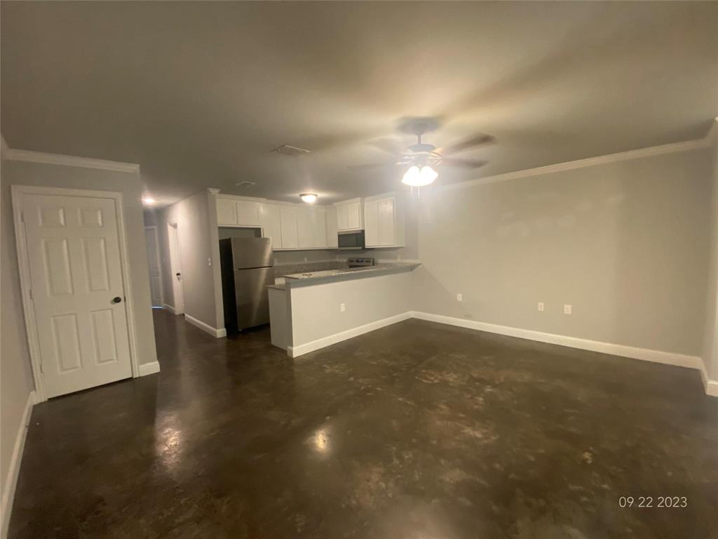561 S Second Property Photo 8