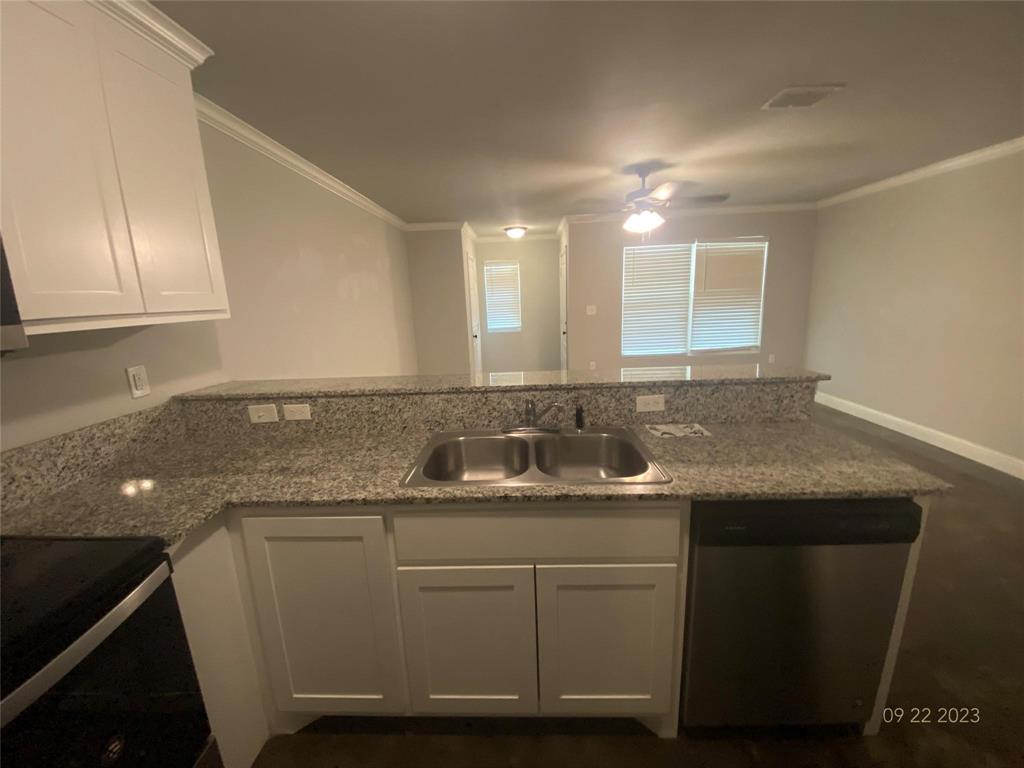 561 S Second Property Photo 12