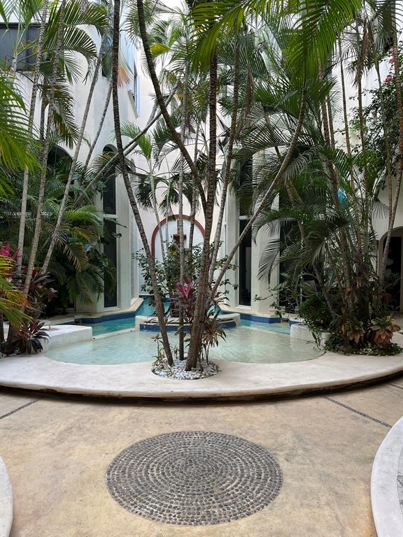 9 Royal Palms Property Photo 5