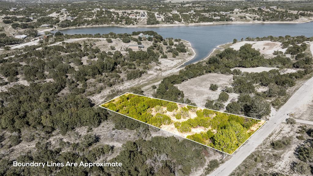 3250 Beacon Lake Drive Property Photo 3