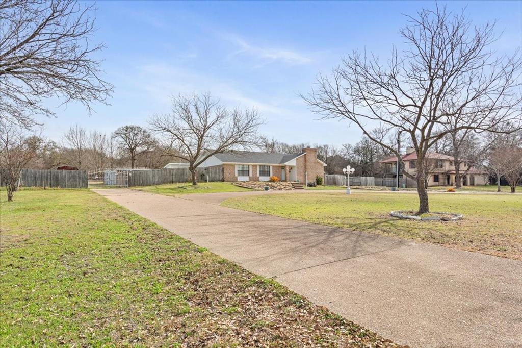 646 Winding Oaks Property Photo 3