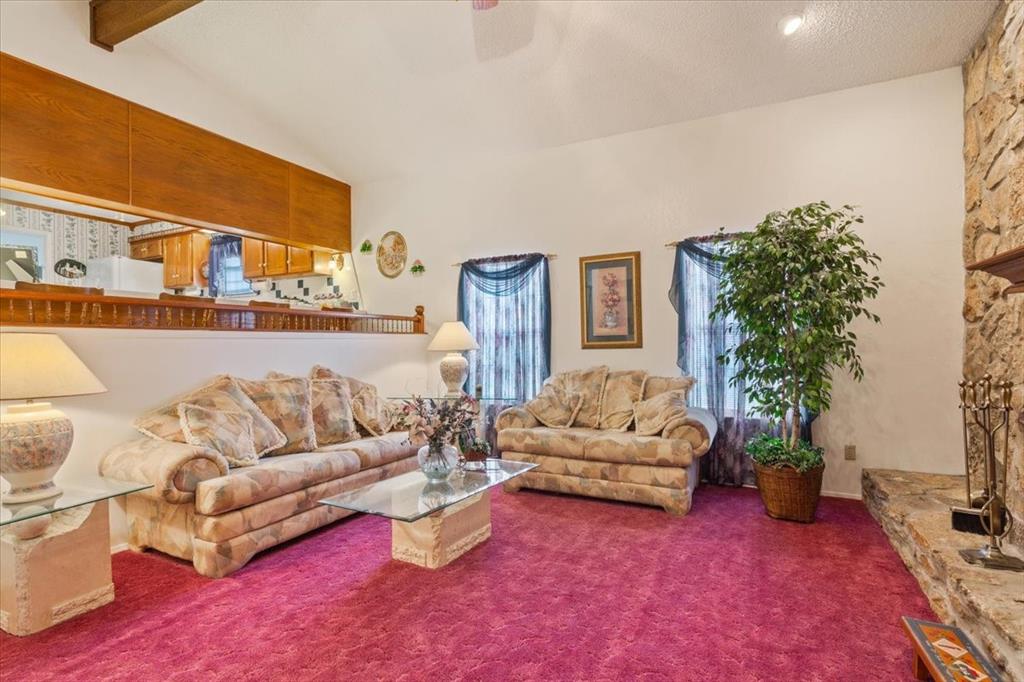 646 Winding Oaks Property Photo 7