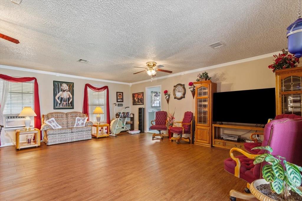 646 Winding Oaks Property Photo 12