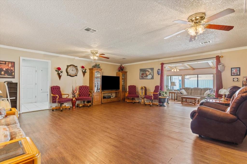 646 Winding Oaks Property Photo 13