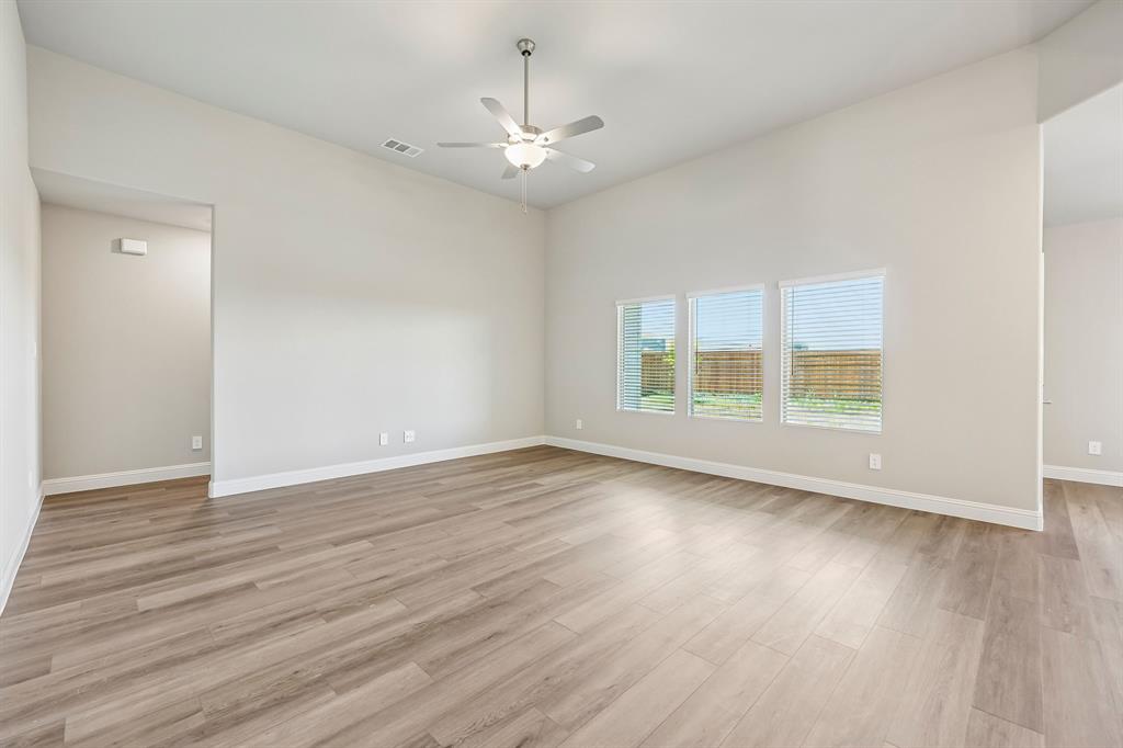 3510 Buffalo Creek Drive Property Photo 9