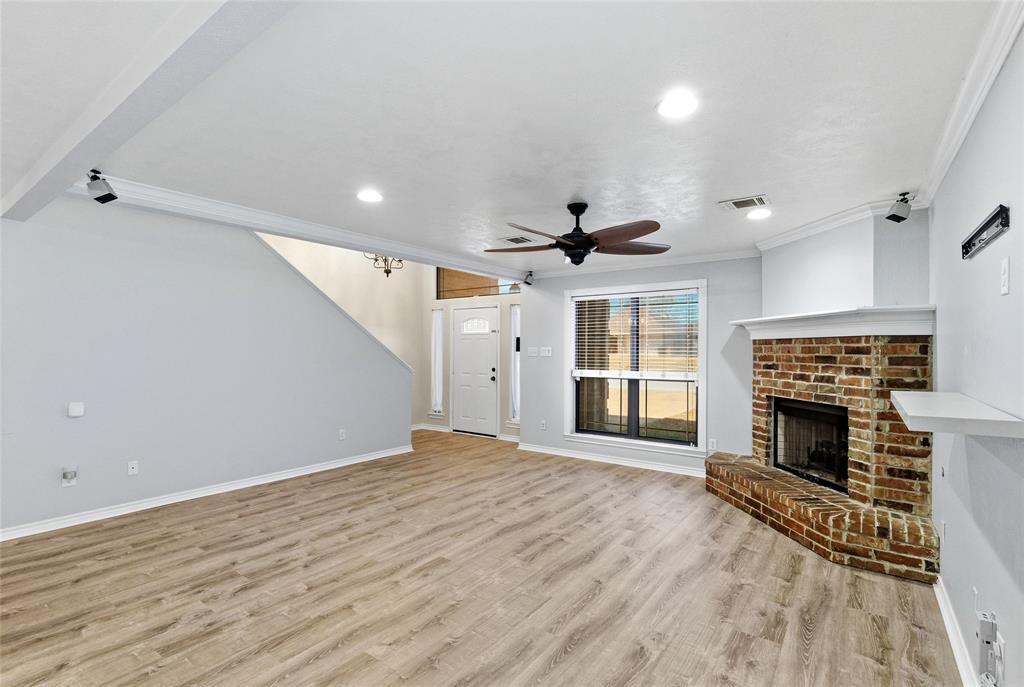 1112 Hopewell Court Property Photo 4