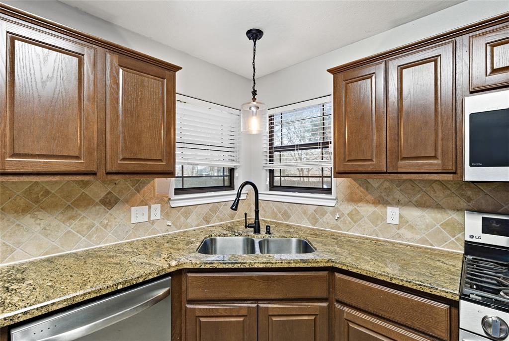 1112 Hopewell Court Property Photo 7