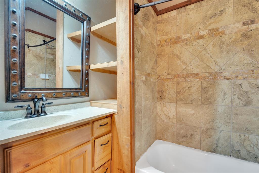 200 W Davis Avenue Property Photo 10