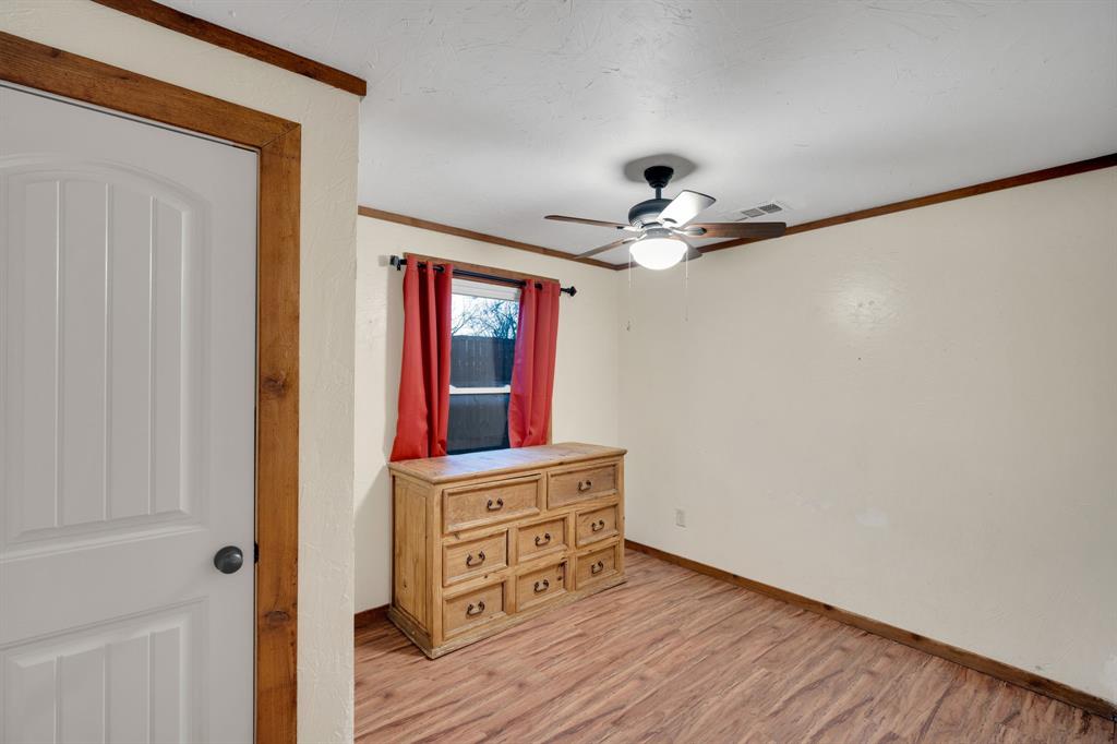 200 W Davis Avenue Property Photo 17