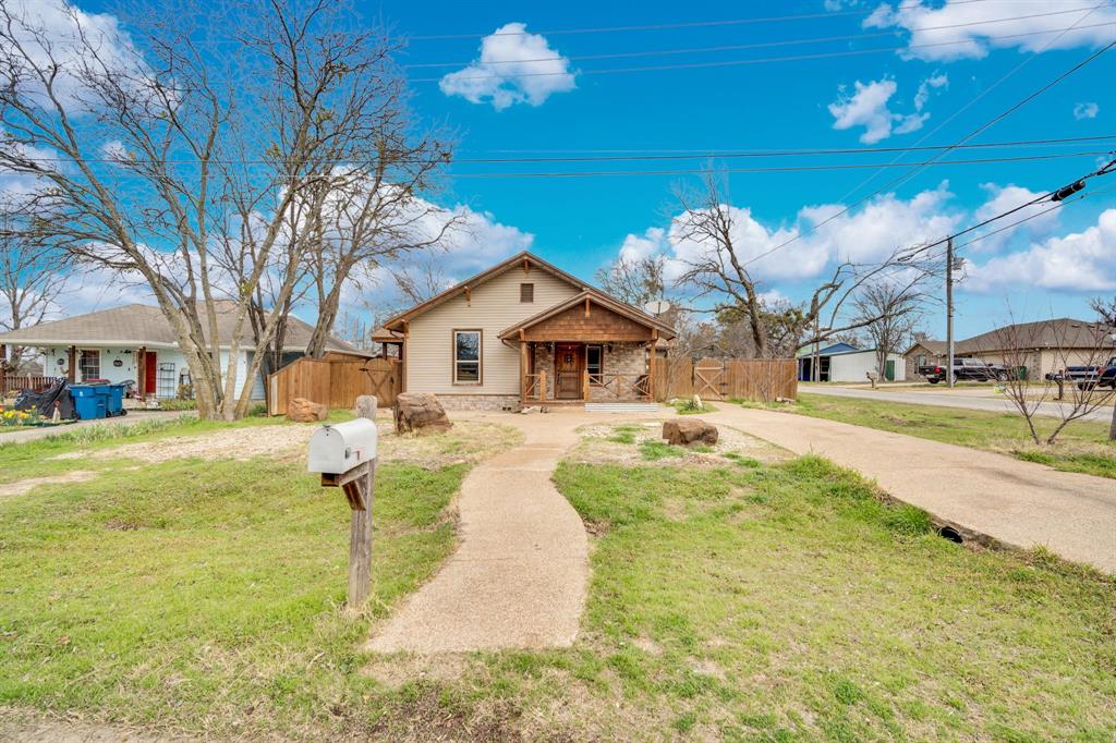 200 W Davis Avenue Property Photo 19