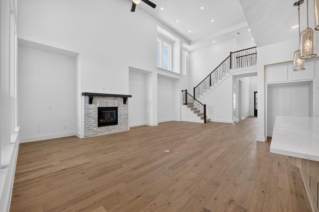 8108 Lacey Oak Lane Property Photo 6
