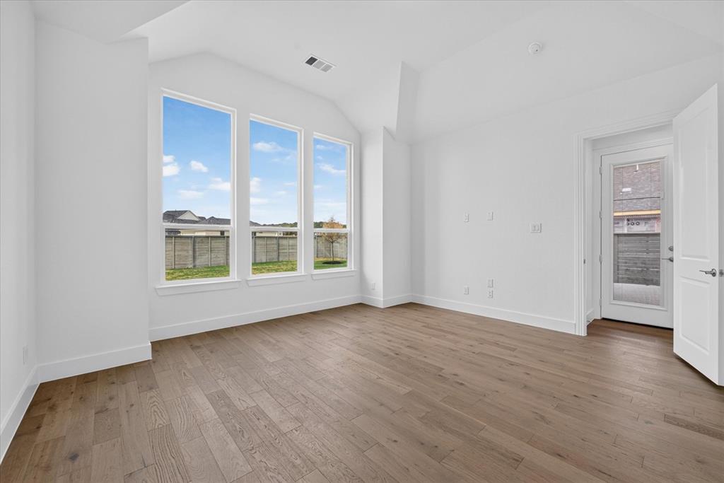 8108 Lacey Oak Lane Property Photo 10