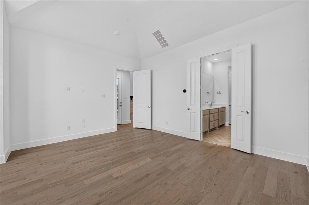 8108 Lacey Oak Lane Property Photo 11