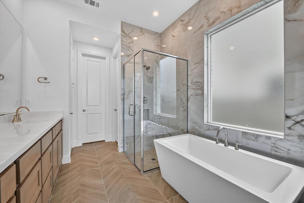 8108 Lacey Oak Lane Property Photo 13