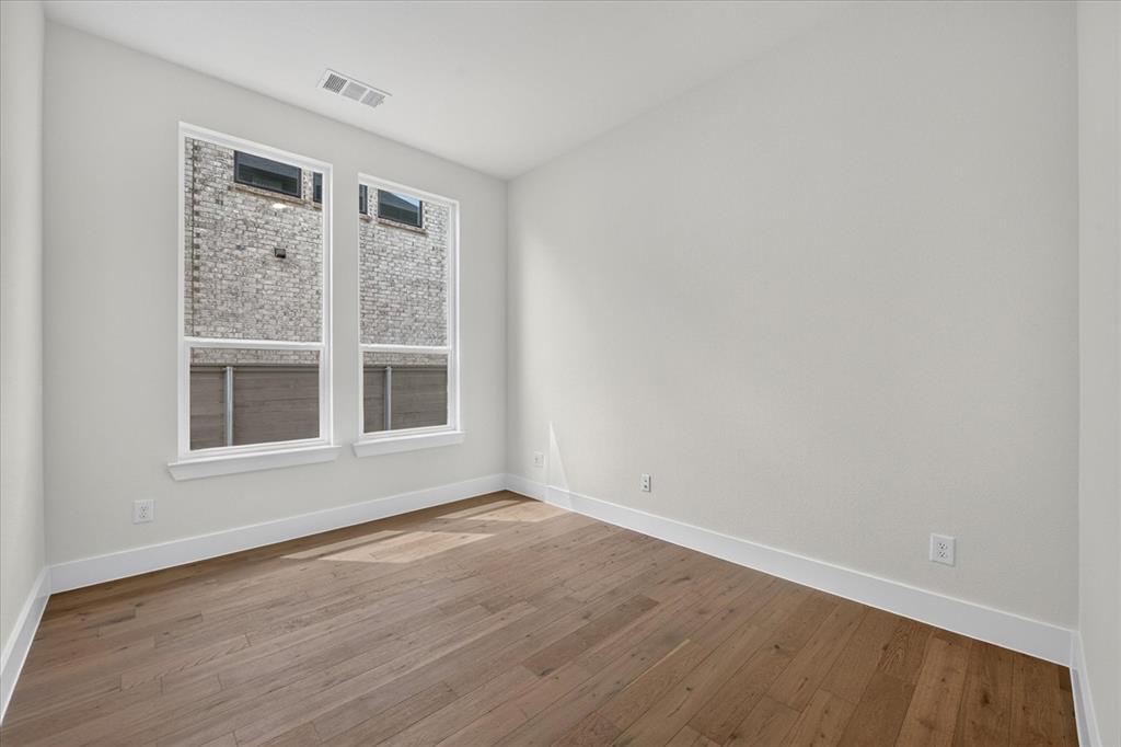 8108 Lacey Oak Lane Property Photo 15