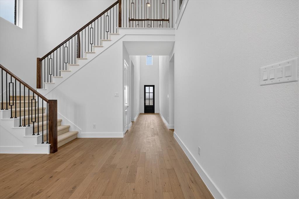 8108 Lacey Oak Lane Property Photo 17