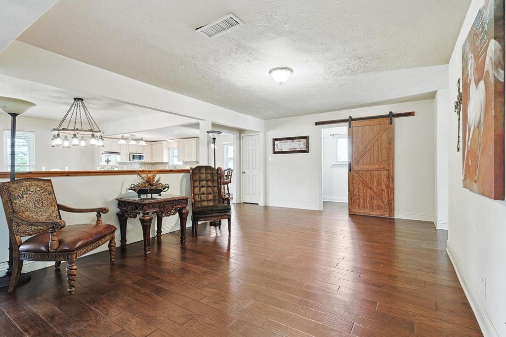 1005 Hopkins Drive Property Photo 14