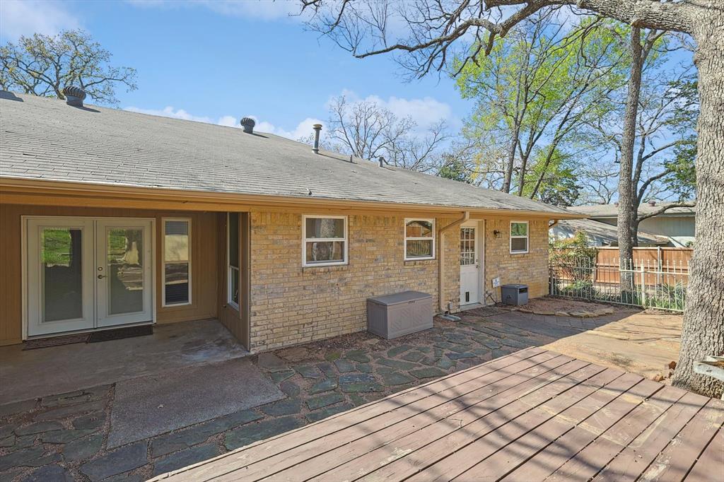 1005 Hopkins Drive Property Photo 29