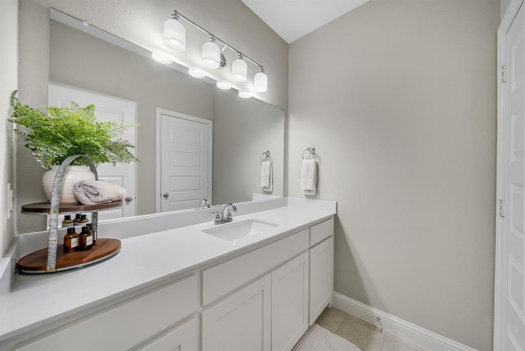 1107 S Sarah Street Property Photo 29