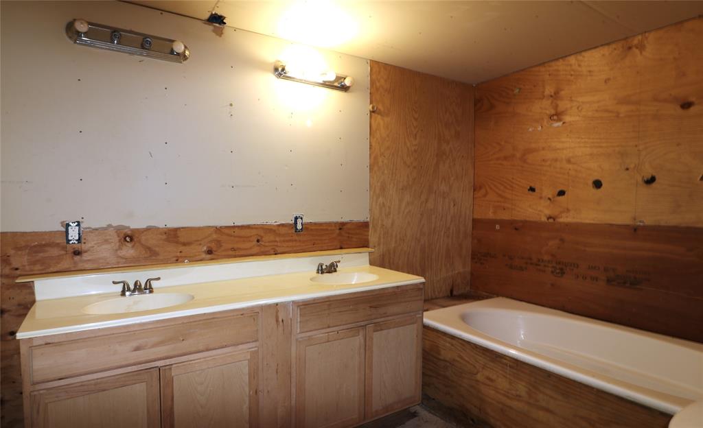 3026 Hilltop Road Property Photo 8