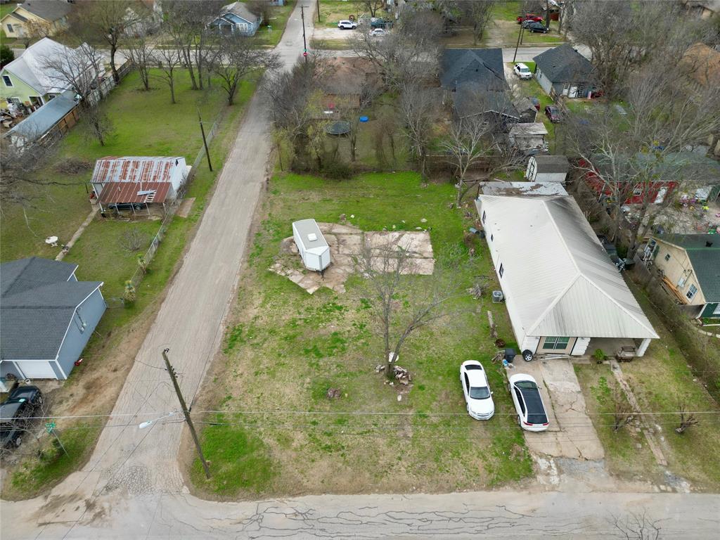 1101 N Border Street Property Photo 3