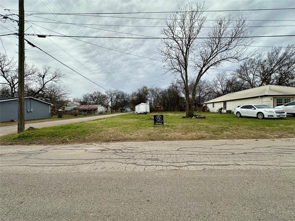 1101 N Border Street Property Photo 4