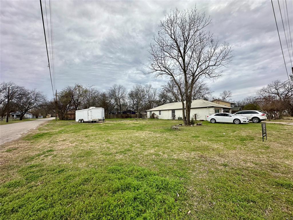1101 N Border Street Property Photo 5