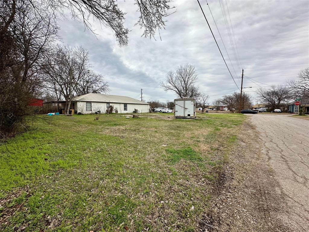 1101 N Border Street Property Photo 6