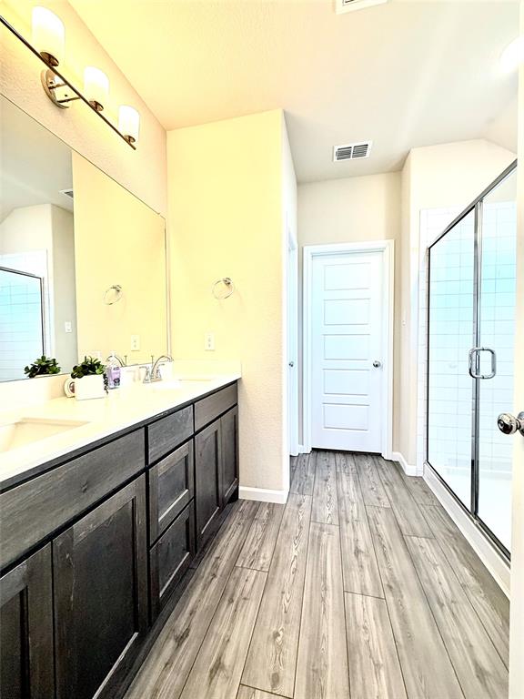 6718 Goldenrain Drive Property Photo 12