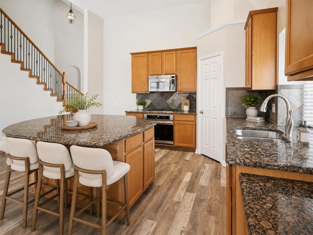 13514 Valencia Drive Property Photo 4