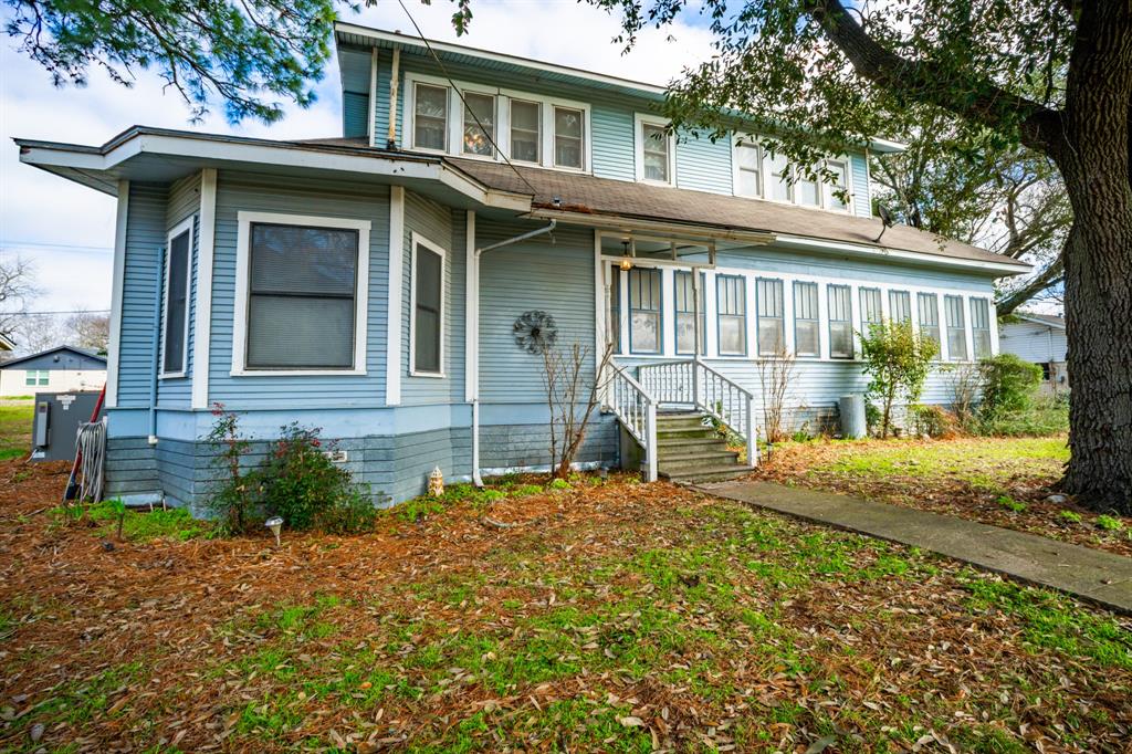 115 E Brazos Property Photo 32
