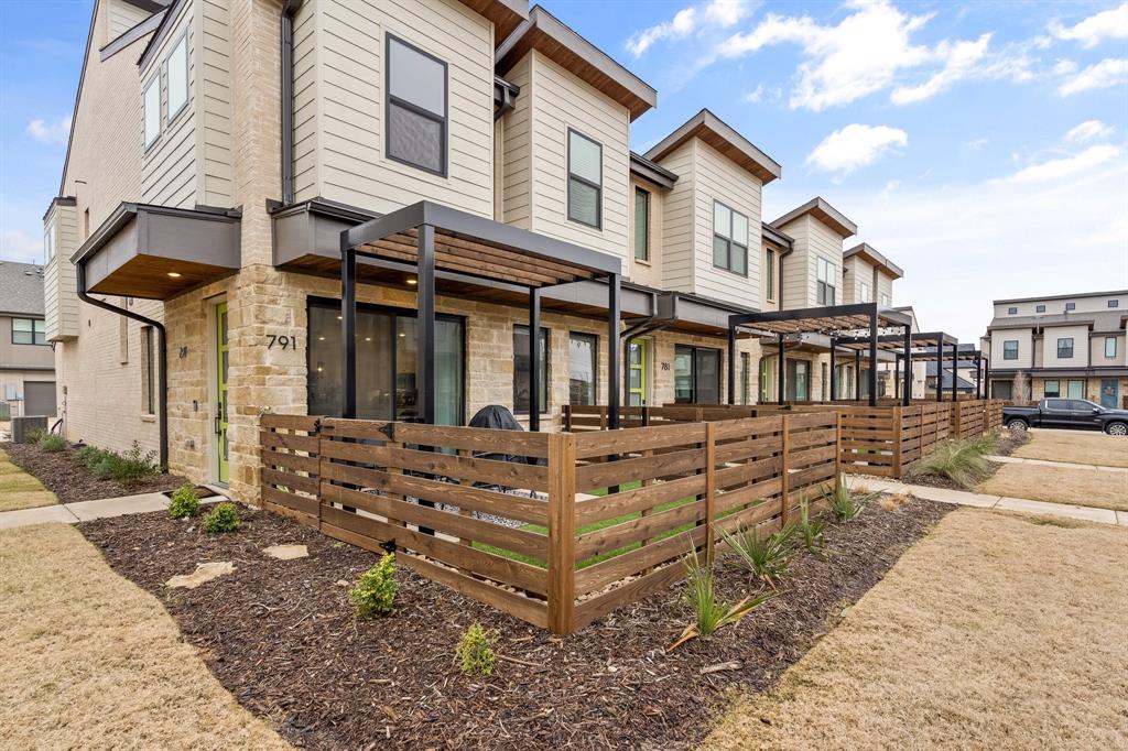 791 Cavitt Court Property Photo 4