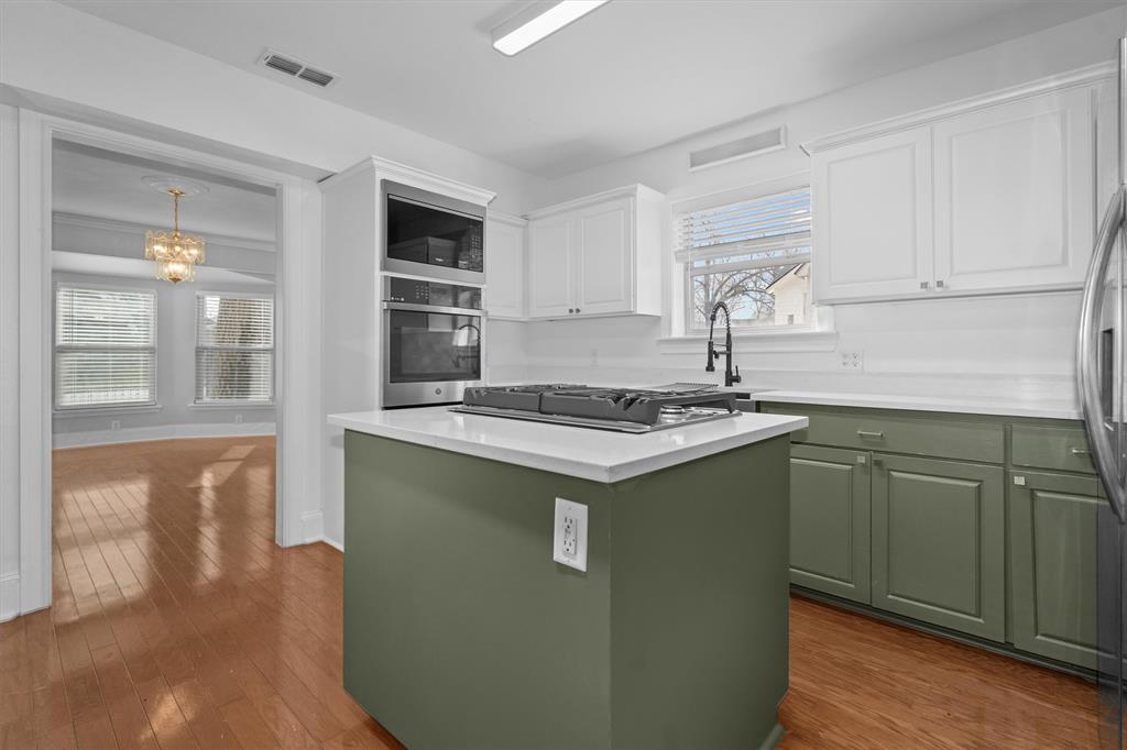 627 W 2nd Street Property Photo 8