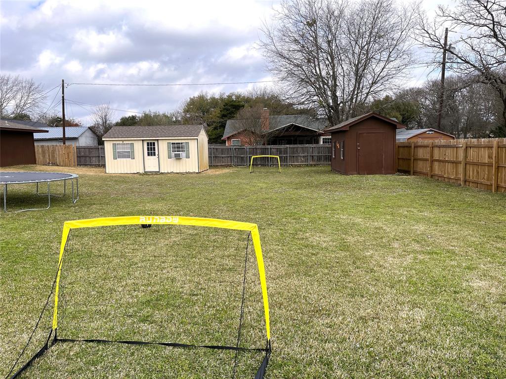 203 Jane Street Property Photo 33