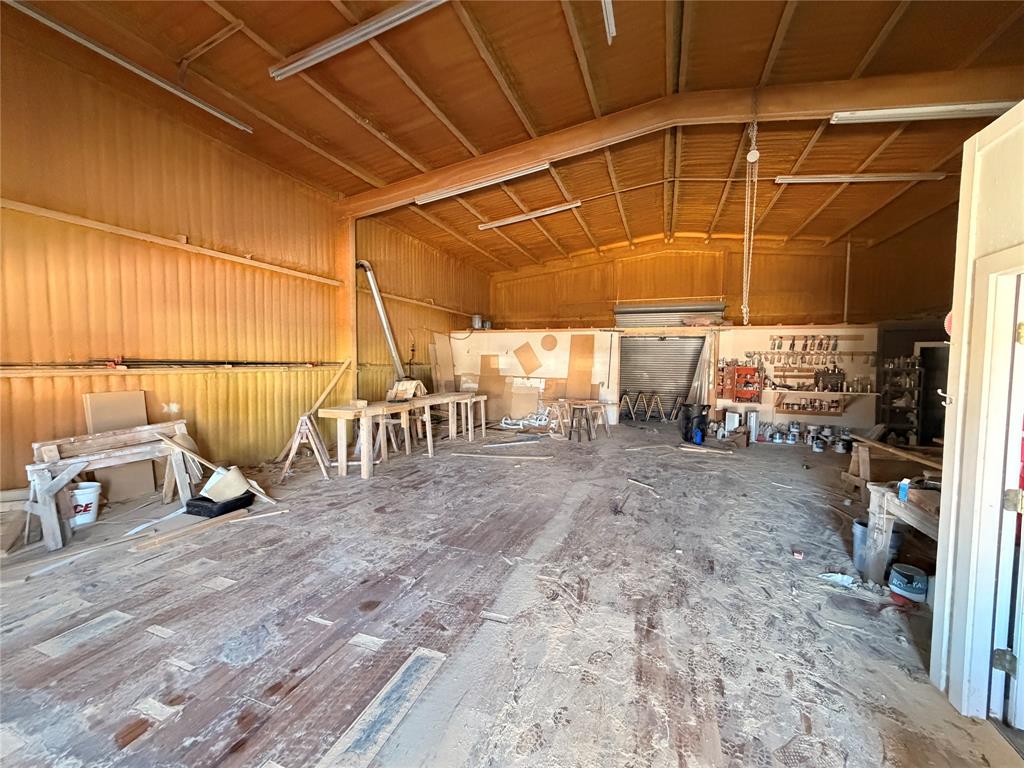 1012 W Main Street Property Photo 8