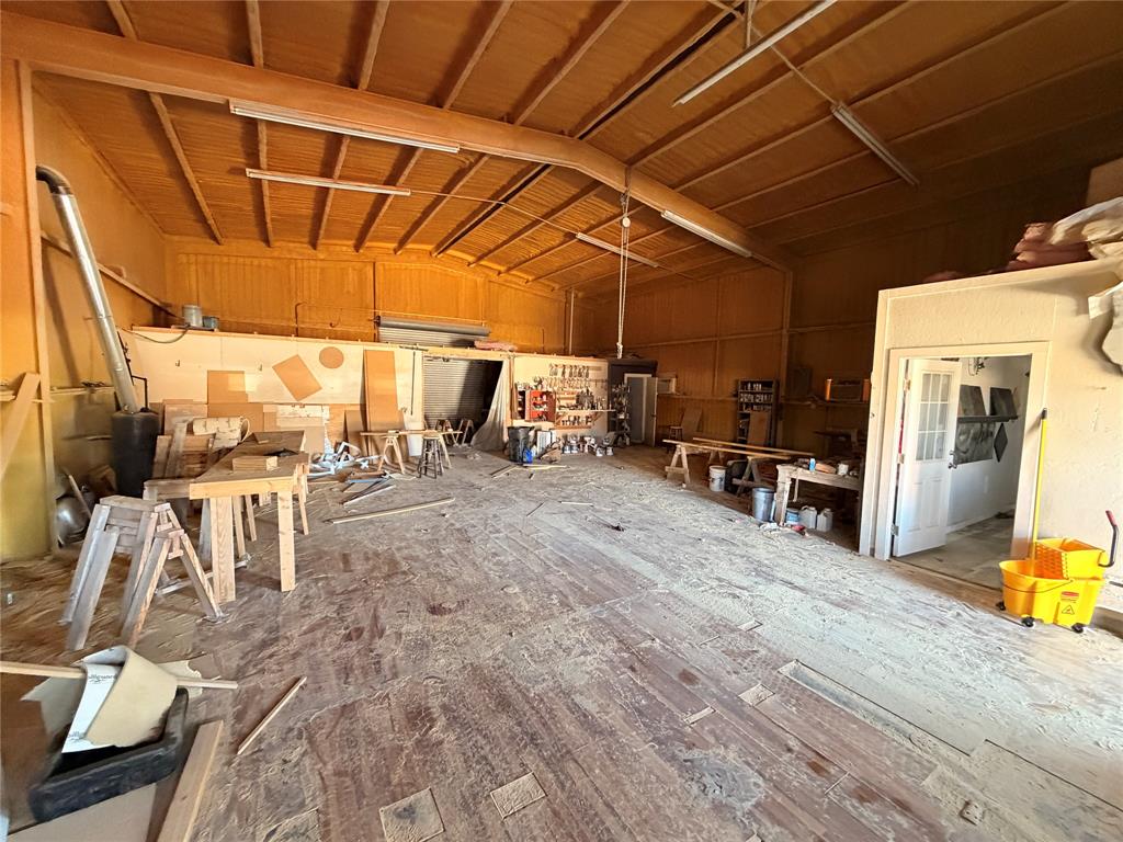 1012 W Main Street Property Photo 9