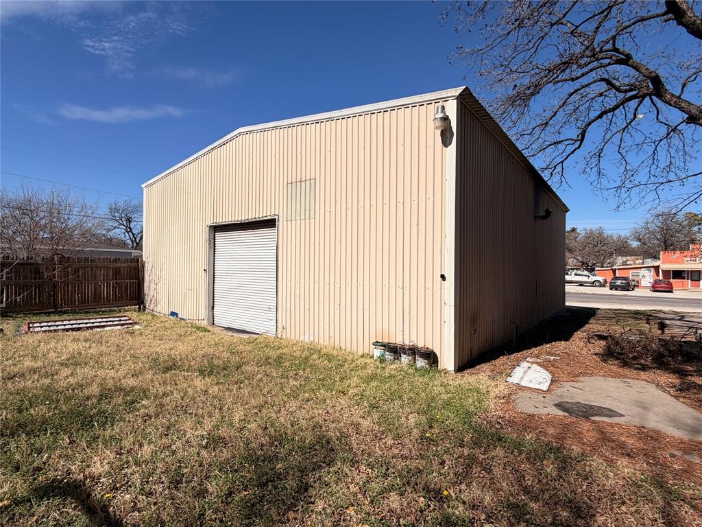 1012 W Main Street Property Photo 22