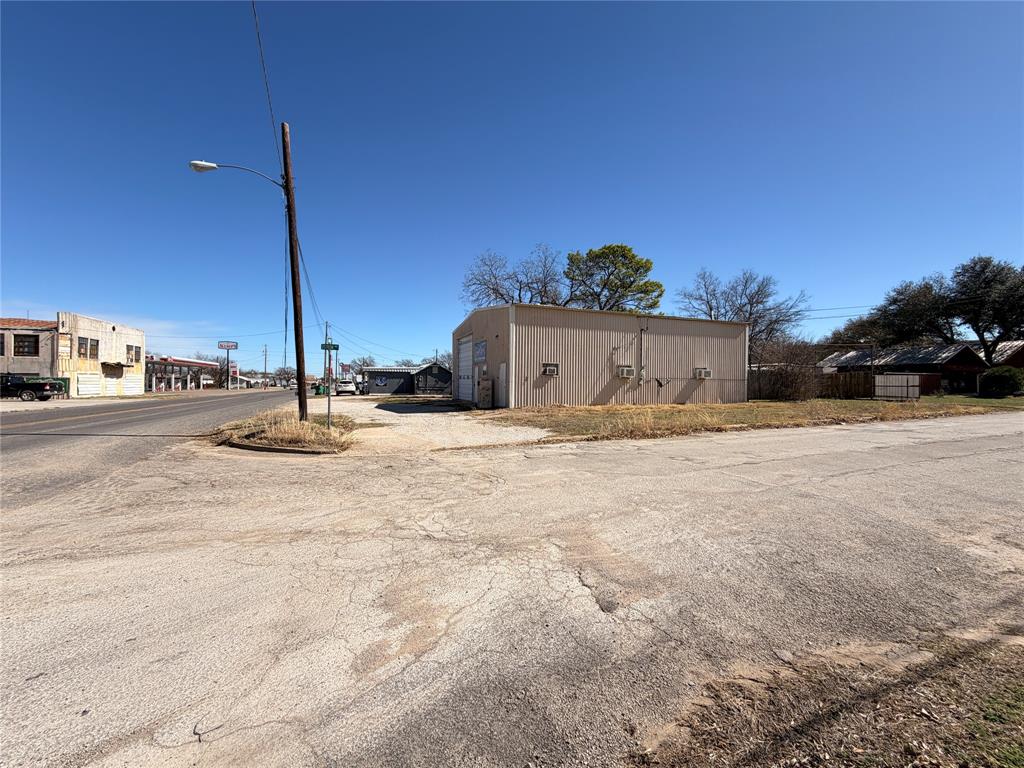 1012 W Main Street Property Photo 26