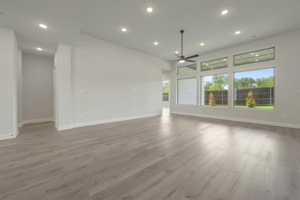 2241 Village Trail Property Photo 11