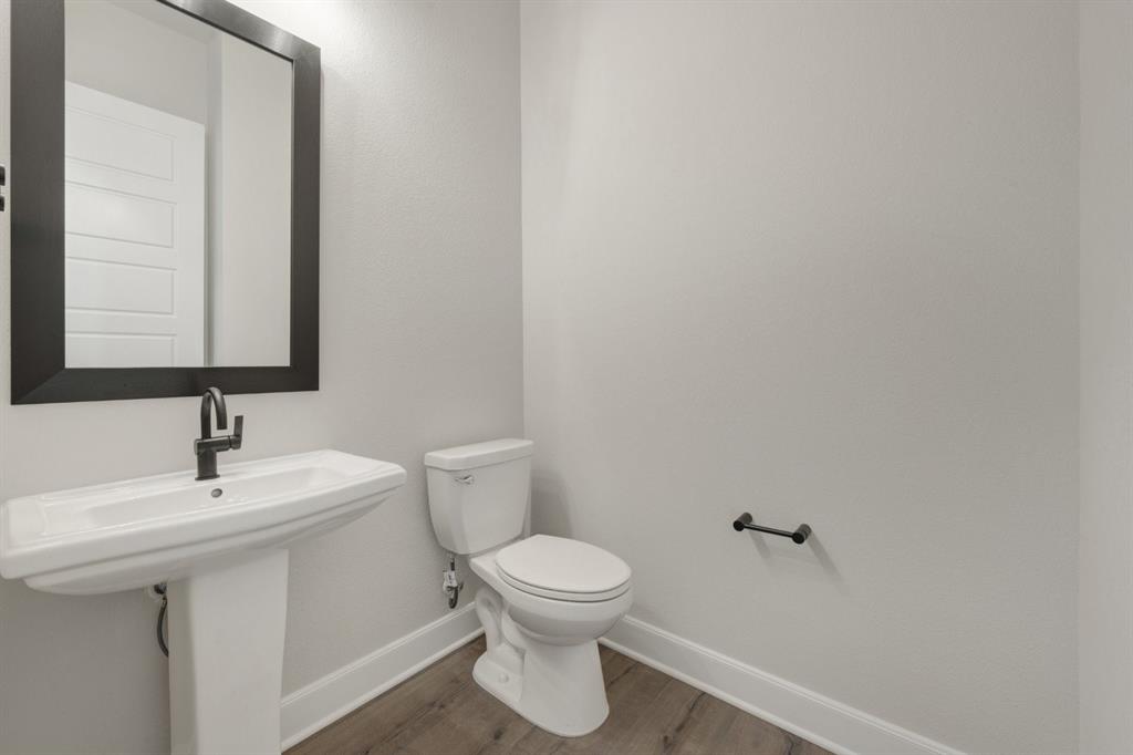 2241 Village Trail Property Photo 22