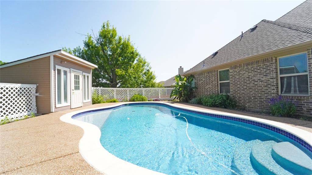 1901 Bay Laurel Drive