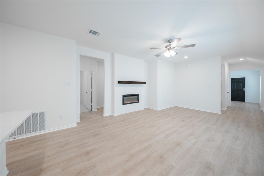 2602 Hawkins Street Property Photo 6