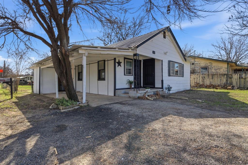 116 E Lipan Drive Property Photo 4