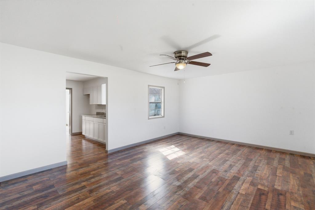 116 E Lipan Drive Property Photo 8