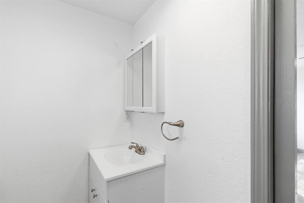 116 E Lipan Drive Property Photo 13