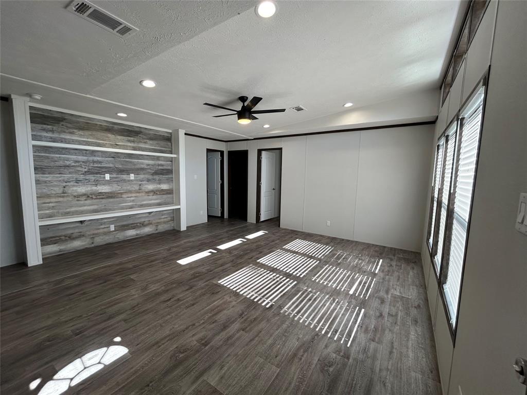 439 Whitefoot Property Photo 6